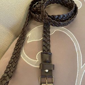 Vintage Ladies Belt. 38 inches long